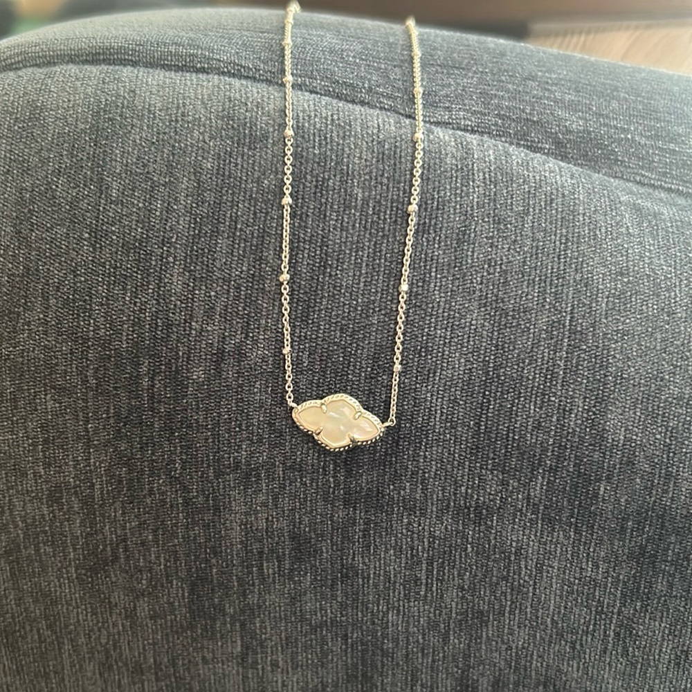 Kendra Scott necklace